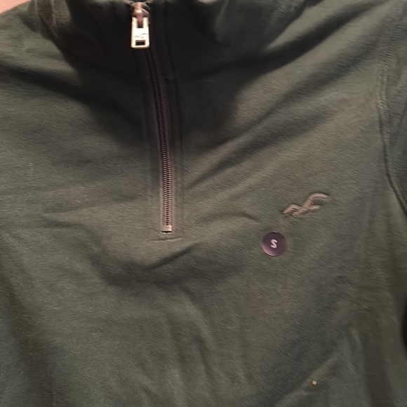 Dark green Hollister, long sleeve, collared crop top. Size Small - Picture 2 of 6